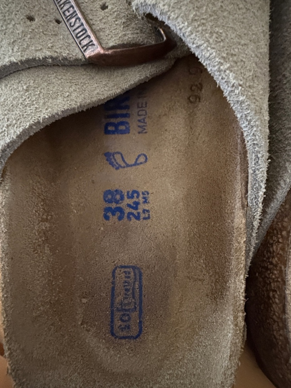 Birkenstock Arizona Suede Soft Footbed Sandals. 38. - Picture 2 of 10